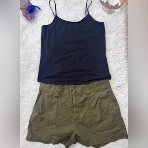 Women’s summer attire
Shorts and tank top
Size X-Large
Shorts New and Tank Great